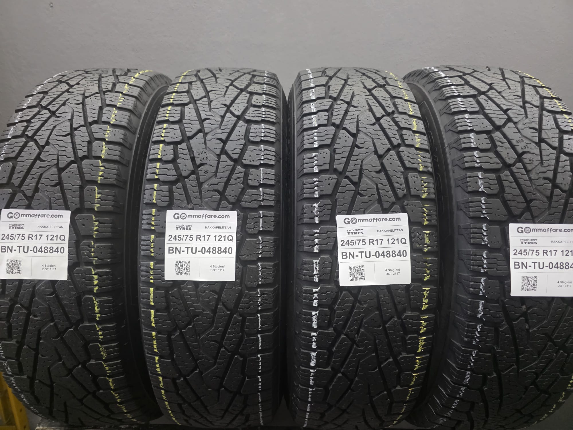 Nokian Tyres HAKKAPELITTAN 245/75 R17